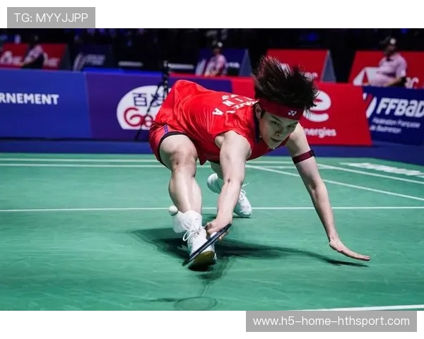 羽毛球跨步救球堪称绝活:突破极限的技巧与训练秘籍 羽毛球跨步救球堪称绝活:突破极限的技巧与训练秘籍