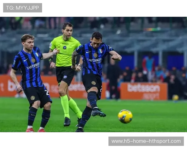 国米推进直抵禁区边缘 国米推进直抵禁区边缘