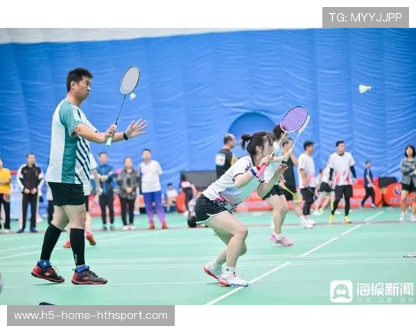 完美杯山东羽毛球争霸赛精彩不断