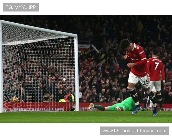 热刺埃默森罗亚倒三角传球提供完美助攻